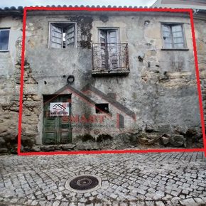 Moradia para reconstrução total / Arcozelo da Torre / Moimenta da Beira