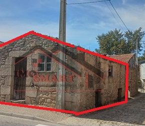 Moradia para reconstrução total / Penso / Sernancelhe