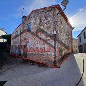 Moradia para reconstrução / VENDA / Moimenta da Beira